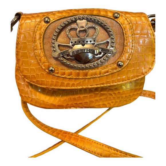 ✨ Kathy Van Zeeland Gold Croc-Embossed Crossbody Bag 👜 - Picture 3 of 12